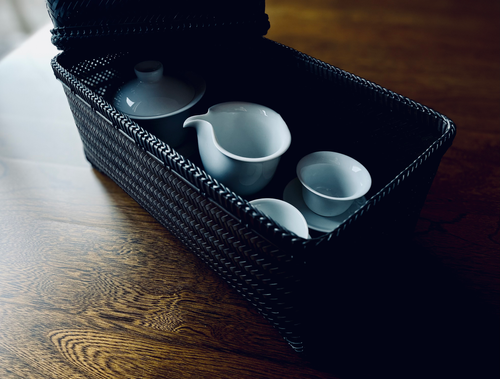 茶籠 黒｜凛とした佇まい 100年先まで大切にしたい作品 | 茶禅草堂