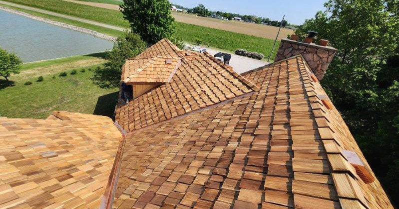 Residential Cedar Wood Shake Roof Naples, FL - Best Roofer Naples FL - Naples Roofer - Naples Roof Repair - Hurricane Roof Repair Naples - Emergency Roof Repair Naples