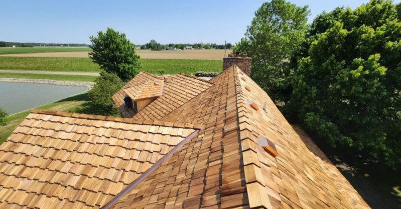 Residential Cedar Wood Shake Roof Naples, FL - Best Roofer Naples FL - Naples Roofer - Naples Roof Repair - Hurricane Roof Repair Naples - Emergency Roof Repair Naples