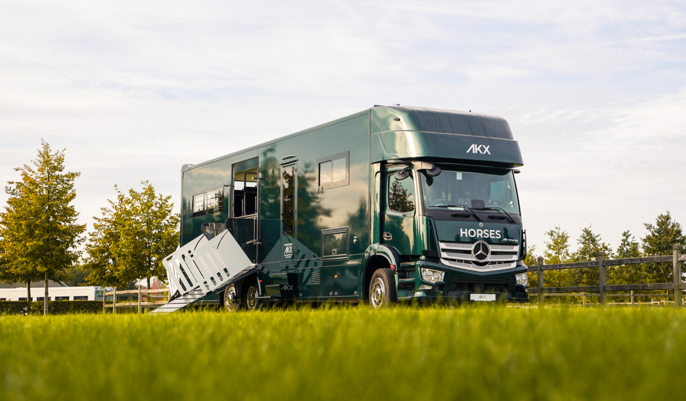 AKX-Mercedes-Actros-S-Green-29-1400x820.png