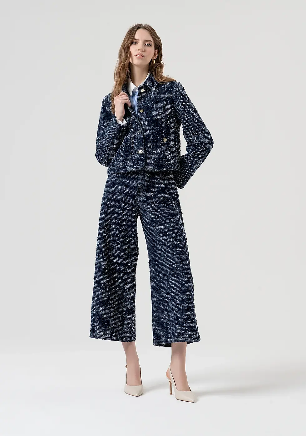 Miniatura: Chaqueta corta confeccionada en denim bouclè