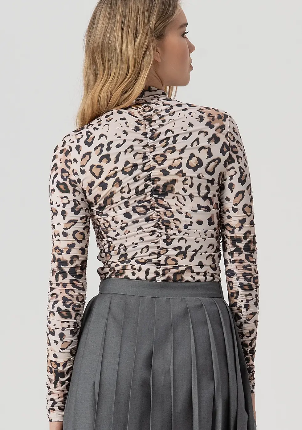Miniatura: Top ajustado con estampado animalier