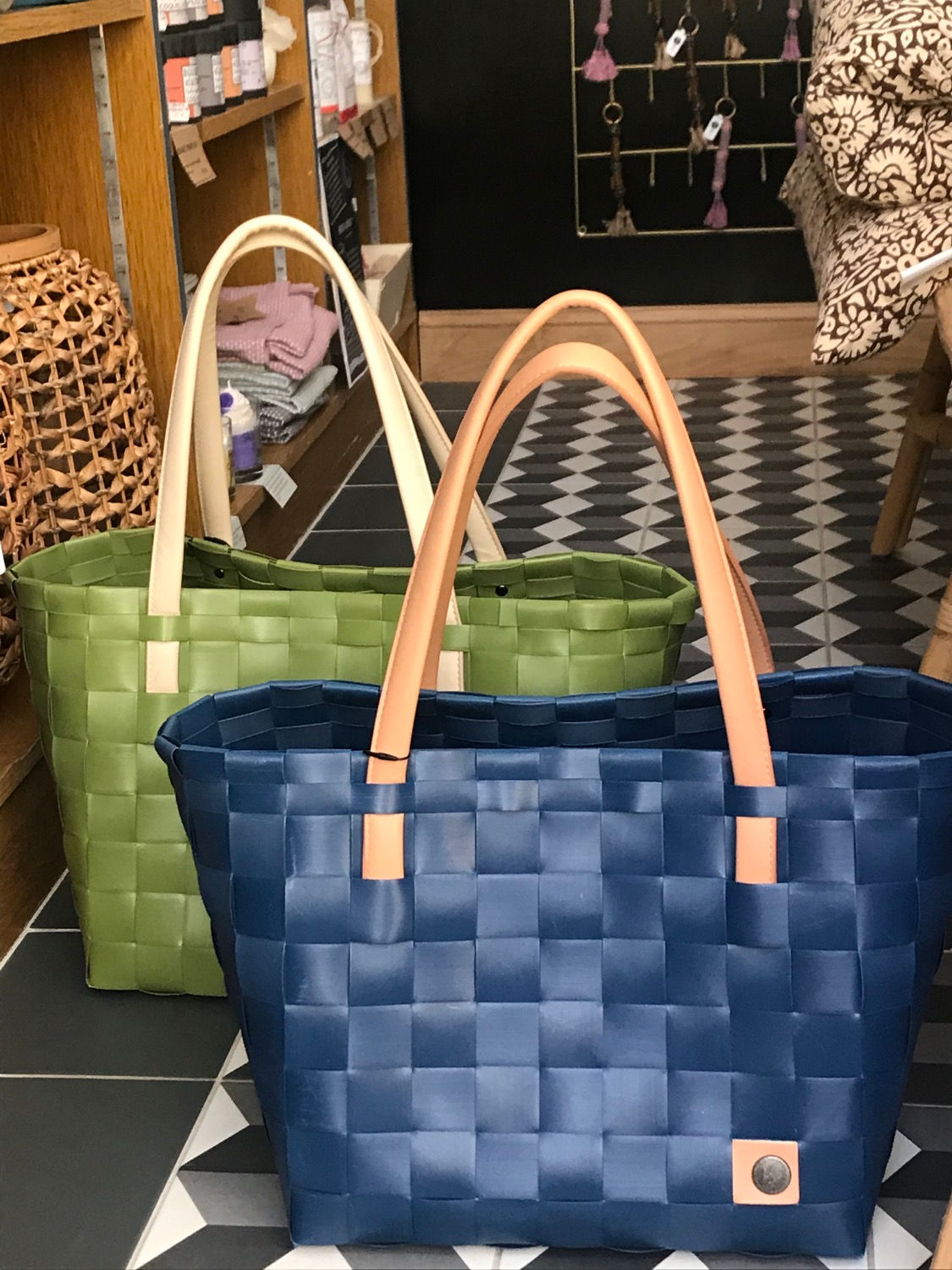 Ref pan block : panier tressé 70 % plastique recyclé 