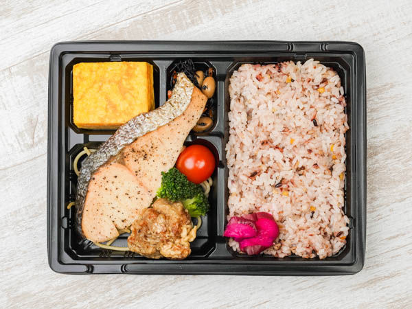 サムネイル： 【弁当キングダム】06.千人将弁当 ～焼き鮭と大きな玉子焼き～