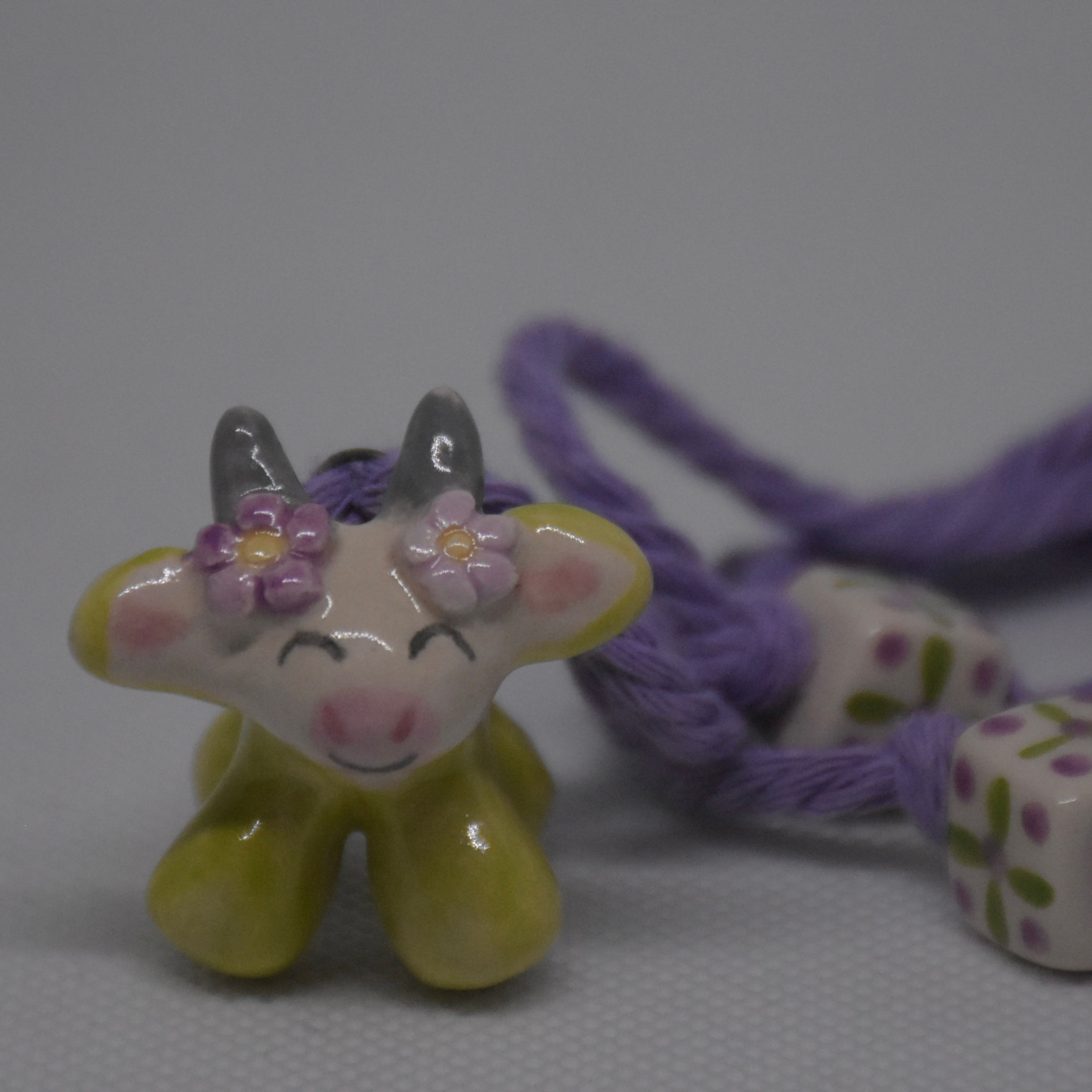 корівка Квітень