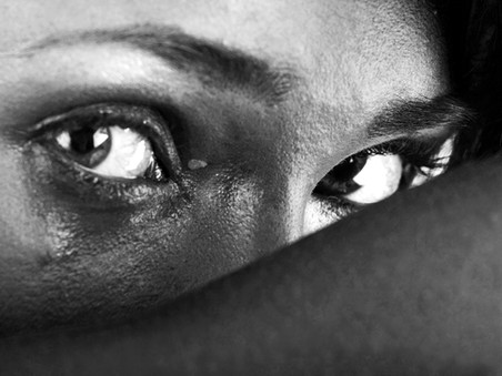 How suspense is crafted in 'Psycho'