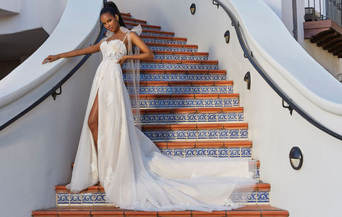 bride posing on staircase of great hall
