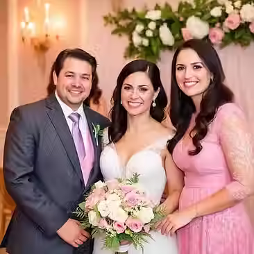 Portrait of Bride with family taken in South Jersey by Sean John Photography