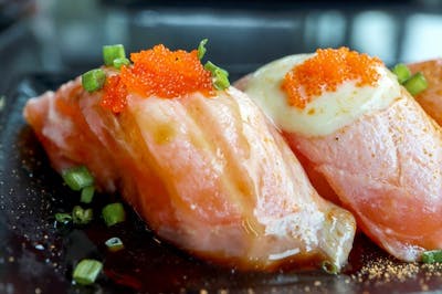 Torched Salmon With Spicy Mayo Sushi