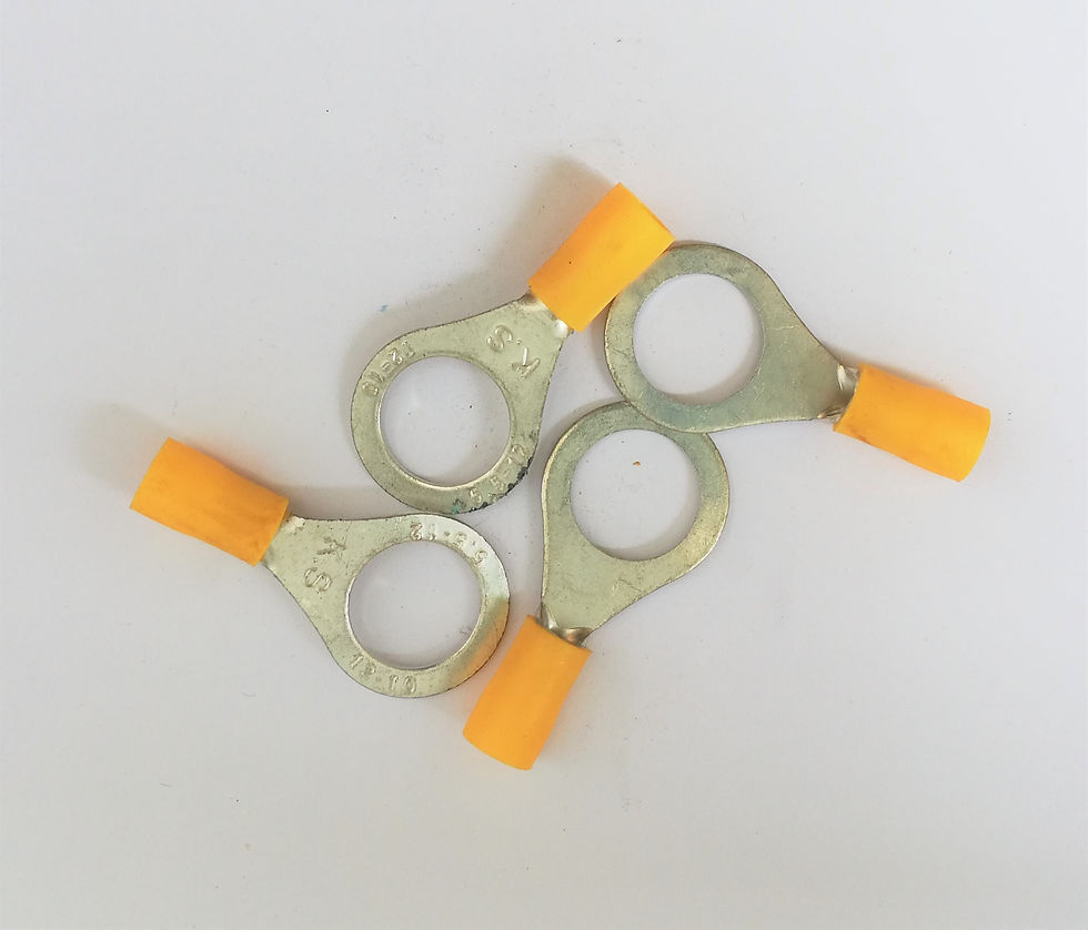 Terminal de ojo con forro