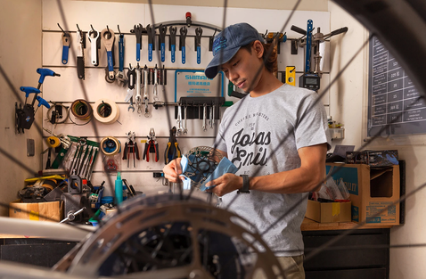 JonasEmil_Sumatra Dark Roast_conversations_BikeWorkshop_Specialized_Shanghai-4645_HR.webp