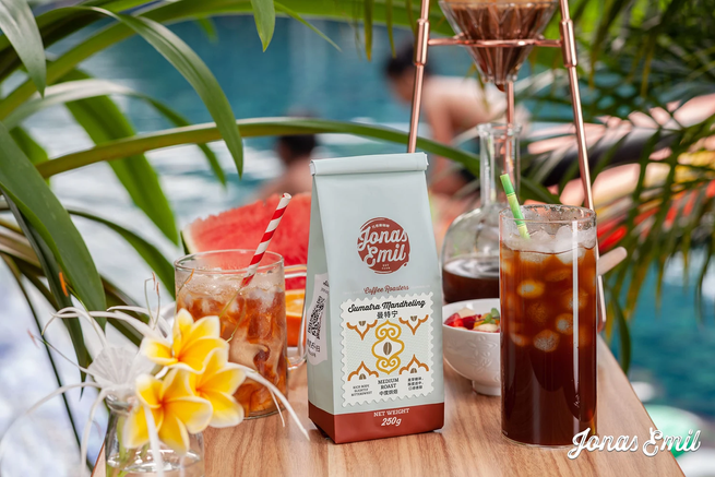 JONAS EMIL COFFEE SHANGHAI DGUZZO 2022.03-6198_HRZ_Sumatra Medium Roast_WEB.webp