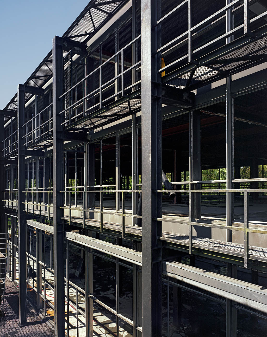 Denis_Guzzo_VAN Klingeren Ockenburg_4th MAY 2010 R.jpg