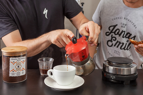JonasEmil_Sumatra Dark Roast_conversations_BikeWorkshop_Specialized_Shanghai-4777_HR.webp