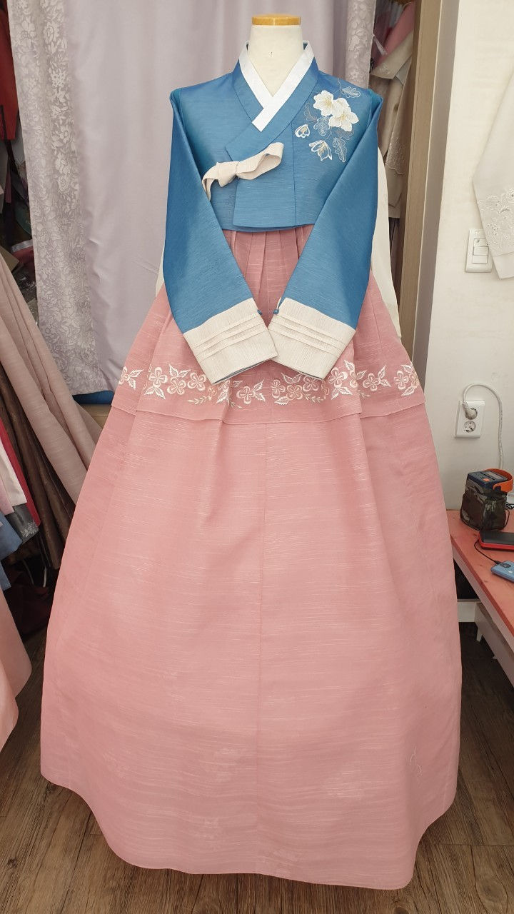 Thumbnail: LAST DESIGN HANBOK FOR M SIZE