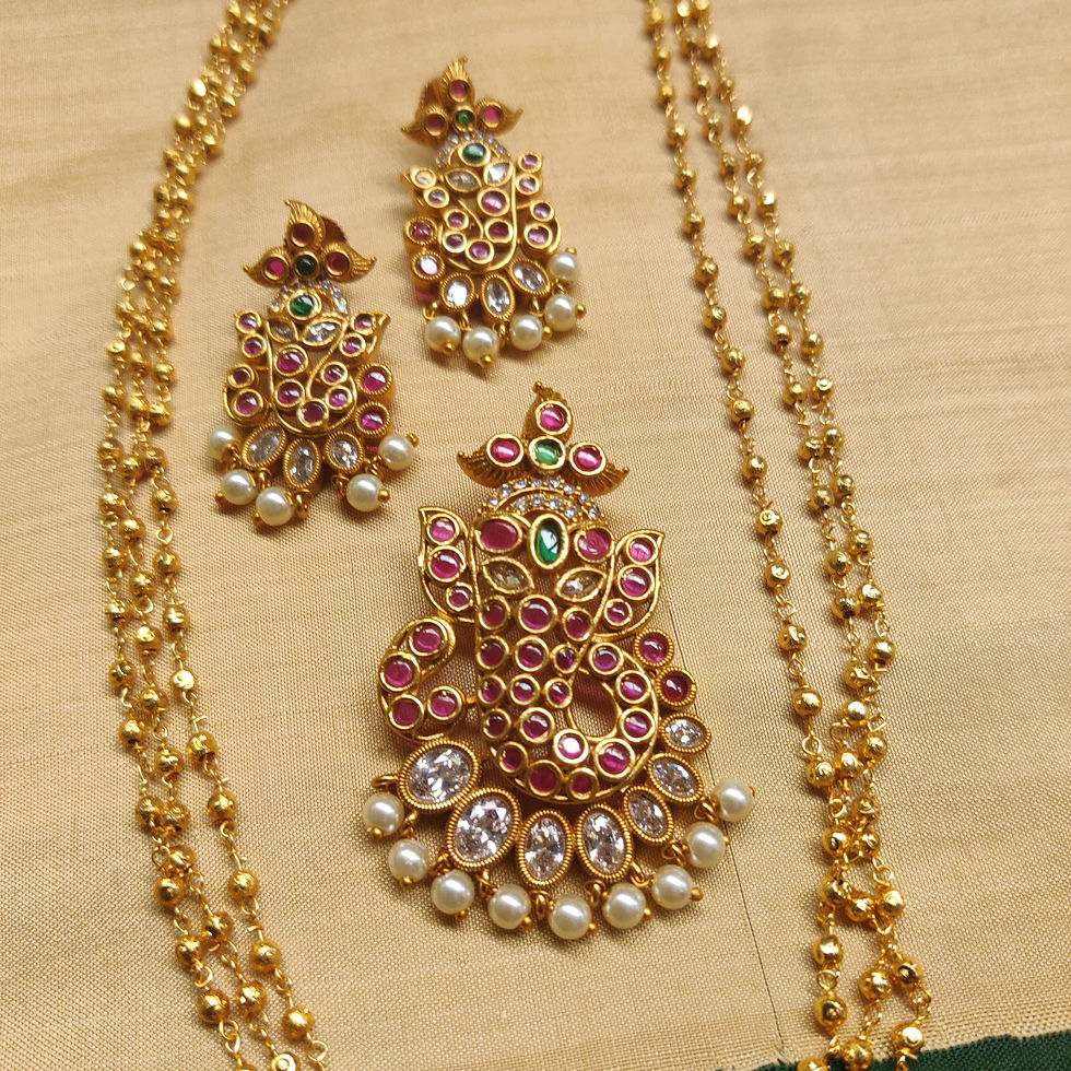 Miniaturbild: Sumukha Lord Ganesha pendant with chain and earrings 