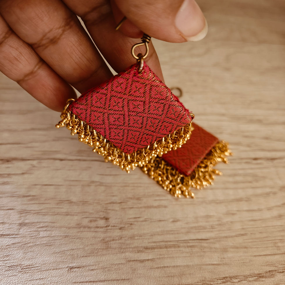 Miniatură: Sona Fabric earrings with golden gungroos