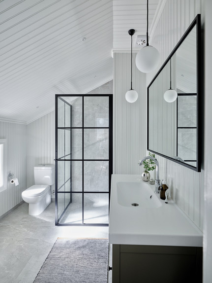 Ny inredning vid badrumsrenovering.