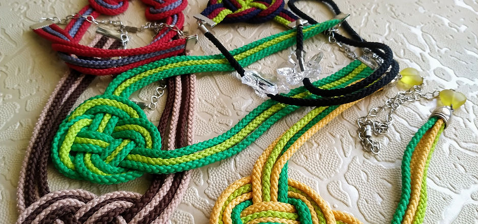 Ожерелье из шнура