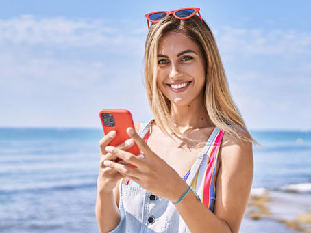 Un sourire remodelé grâce aux facettes céramiques