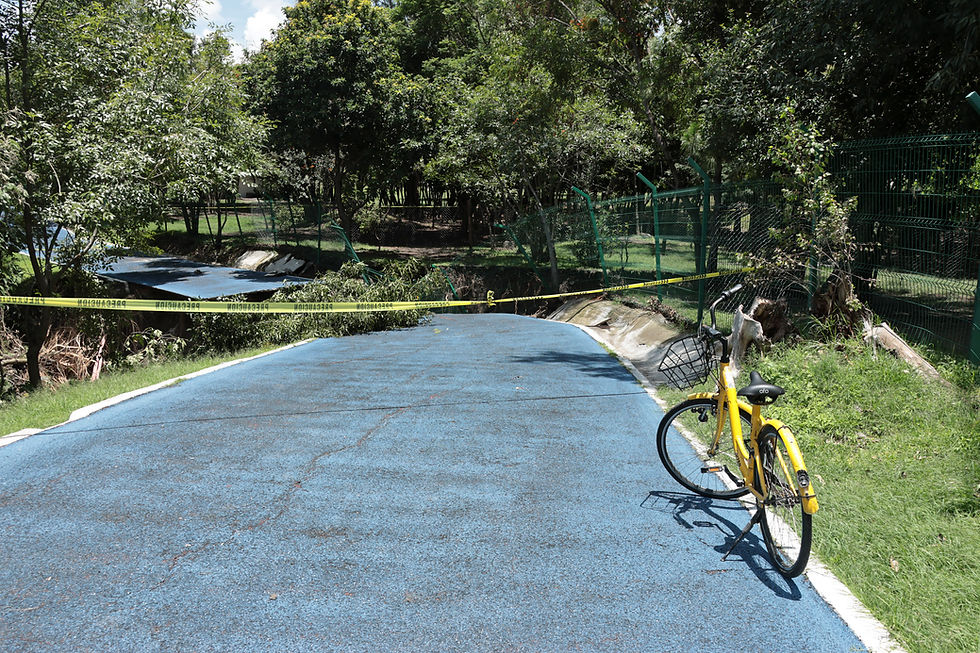 ¡La fuerza del agua pasa factura! Deslave destruye parte de la ciclovía del Parque Metropolitano