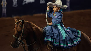 Puebla se viste de tradición; jóvenes charros muestran su talento en el Nacional 2026