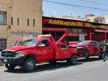 Choque junto al Arco de Loreto moviliza a familiares y genera alerta entre automovilistas