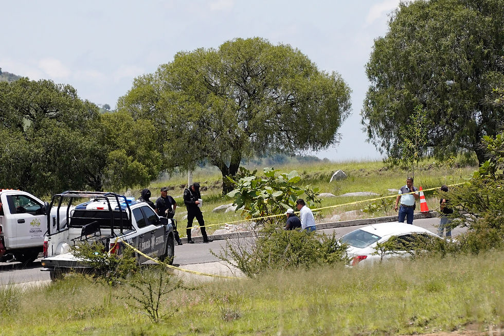 ¡Macabro hallazgo en Cuautinchán! Localizan vehículo con presuntos cuerpos en su interior