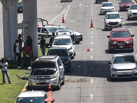 Choque provoca reducción de carriles en la Vía Atlixcáyotl, a la altura del CIS de Angelópolis