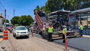 ¡Atención automovilistas! Repavimentan el Bulevar 5 de Mayo y el tráfico aumenta en la zona