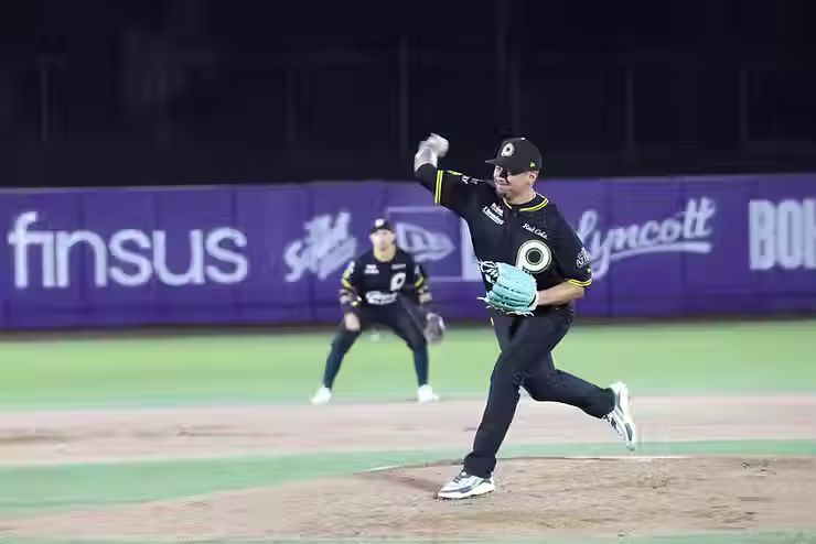 ¡Pericos tropieza en Querétaro y deja escapar la serie ante Conspiradores!