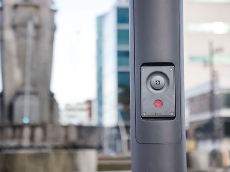 Instalan botones de pánico y cámaras de seguridad en la Avenida Juárez de Puebla