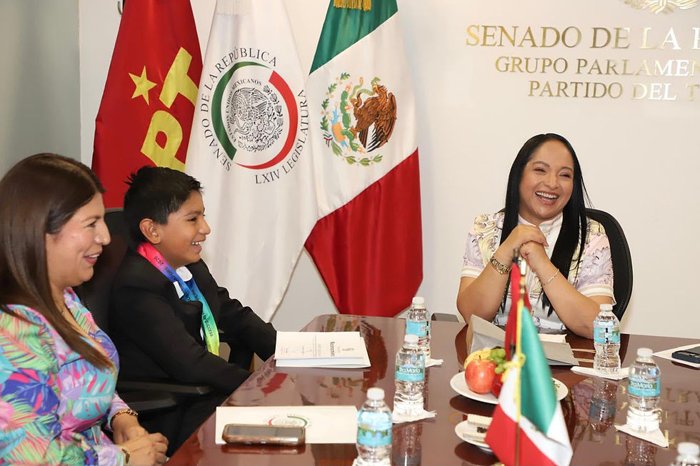 Reconoce Liz Sánchez a Roberto Vázquez, doble medallista internacional