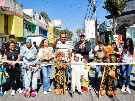 Acude Pepe Chedraui al corte de listón para el inicio del Carnaval de San Baltazar Campeche
