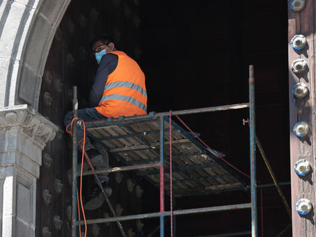 Restauran puerta de la Catedral de Puebla para preservar su valor histórico