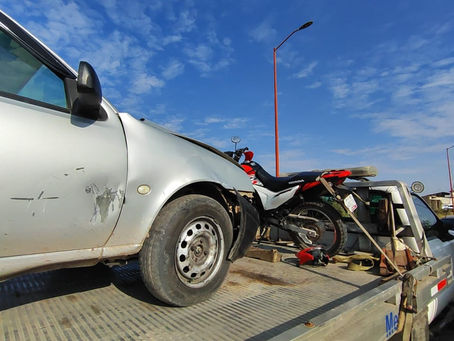 Grave choque en Coronango: dos estudiantes quedan heridos tras impacto entre camioneta y motocicleta