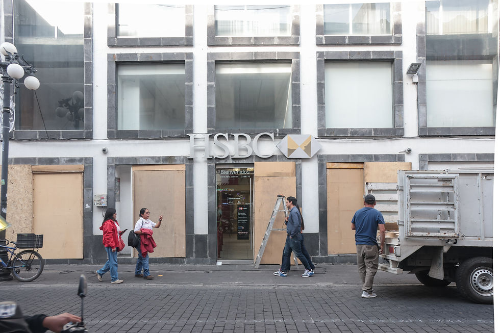 Bancos se blindan en Puebla ante posibles movilizaciones por el 25N