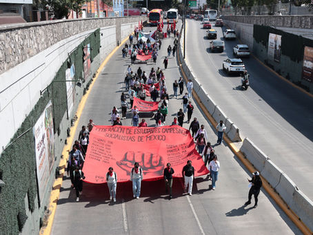 Caos vial en la 14 Oriente: normalistas y la 28 de Octubre se preparan para marchar