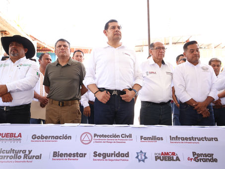 Cumple gobierno de Puebla con familias afectadas por lluvias en La Galarza