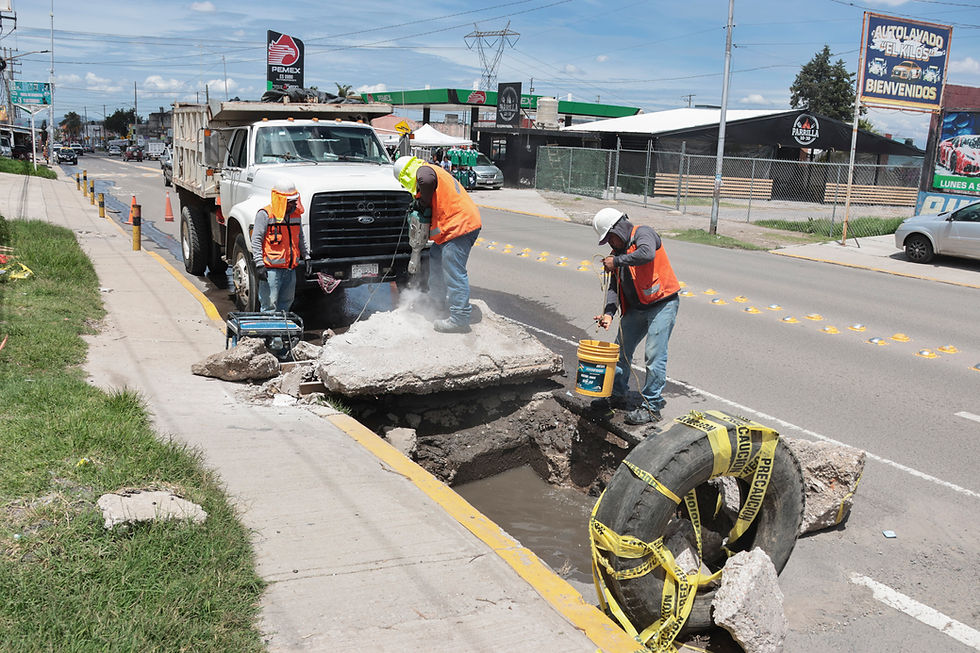 ¡Precaución! Mega socavón reduce la circulación en Boulevard Xonacatepec