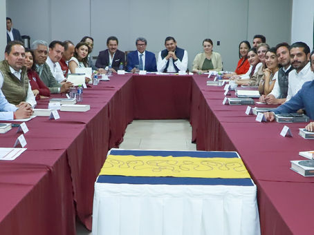 Ricardo Monreal se reúne con AA y candidatos de Morena