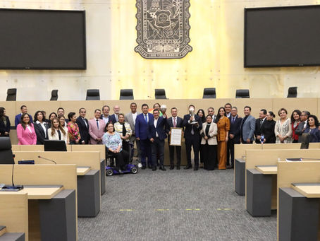 Reconocen en el Congreso del Estado al presidente del Club de Futbol Cruz Azul, Víctor Manuel Velázquez