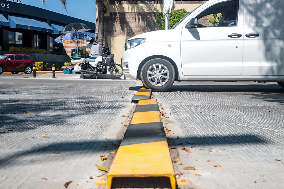 Colocan estructura metálica frente a la Estrella de Puebla