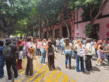 ¡Filosofía y Letras se pone a bailar! Estudiantes de la BUAP celebran su bienvenida con música en vivo