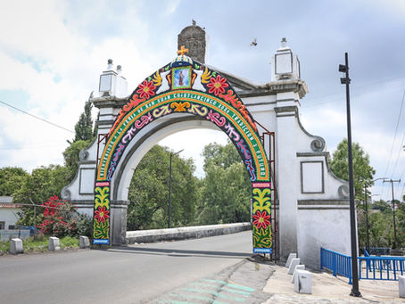 Omar Muñoz presenta enflorado de feria en el Puente de México