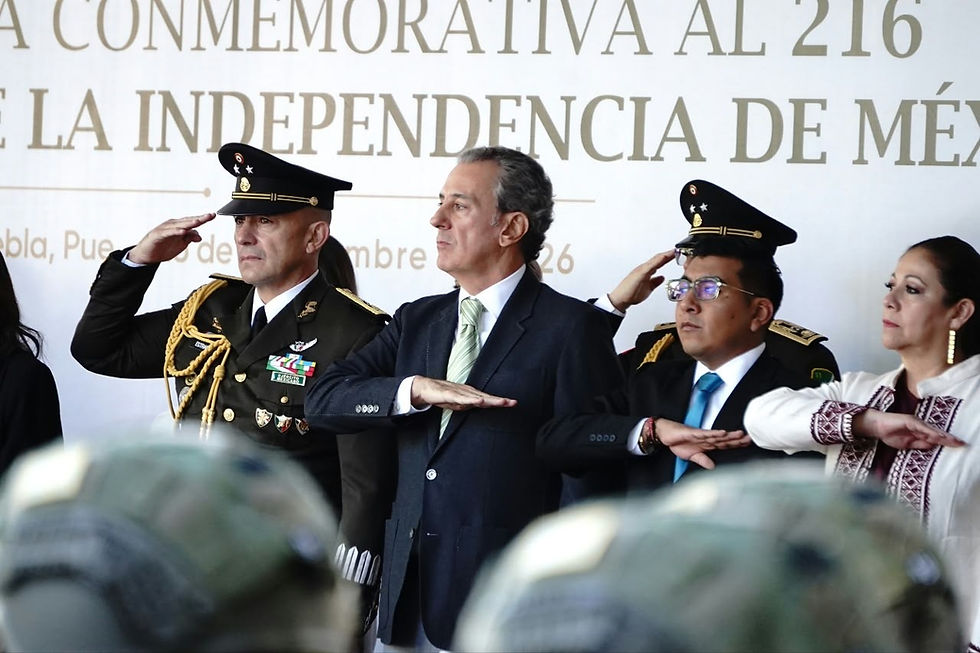 Asiste Pepe Chedraui al desfile cívico-militar por el 216 aniversario de la Independencia