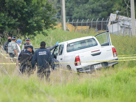 Hallan cuerpo dentro de camioneta baleada en la carretera Amozoc–Teziutlán