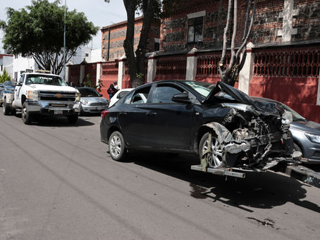 ¡Precaución! Choque entre dos particulares moviliza a cuerpos de emergencia en la 13 Sur