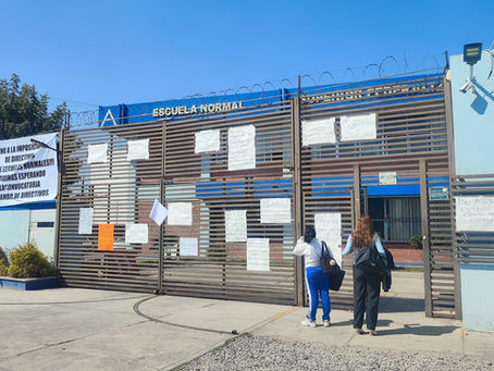 “No a la imposición”: estudiantes protestan en la Normal Superior de Puebla