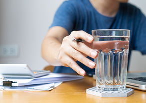 Ein Glas Wasser gefällig? – Tipps für ein gesundes Trinkverhalten